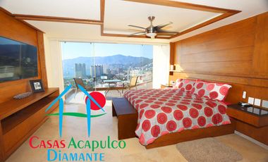 Casa en renta vacacional para 14 personas. Alberca privada y vista al mar. Incluye servicio de limpieza
