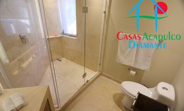 Casa en renta vacacional para 14 personas. Alberca privada y vista al mar. Incluye servicio de limpieza