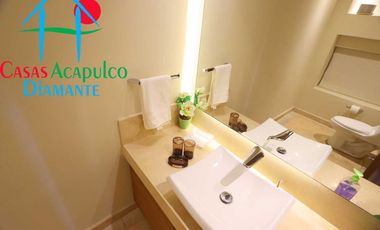 Casa en renta vacacional para 14 personas. Alberca privada y vista al mar. Incluye servicio de limpieza