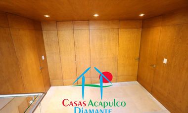 Casa en renta vacacional para 14 personas. Alberca privada y vista al mar. Incluye servicio de limpieza