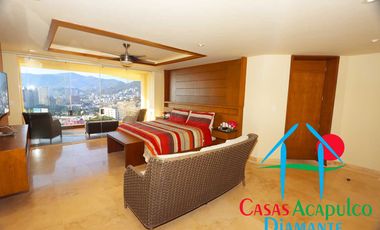 Casa en renta vacacional para 14 personas. Alberca privada y vista al mar. Incluye servicio de limpieza