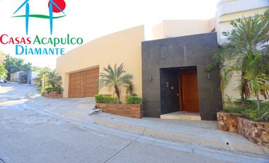 Casa en renta vacacional para 14 personas. Alberca privada y vista al mar. Incluye servicio de limpieza