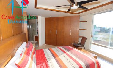 Casa en renta vacacional para 14 personas. Alberca privada y vista al mar. Incluye servicio de limpieza
