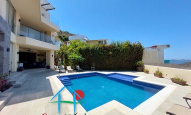 Casa en renta vacacional para 14 personas. Alberca privada y vista al mar. Incluye servicio de limpieza