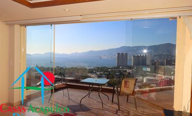 Casa en renta vacacional para 14 personas. Alberca privada y vista al mar. Incluye servicio de limpieza