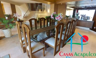 Casa en renta vacacional para 14 personas. Alberca privada y vista al mar. Incluye servicio de limpieza