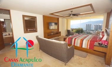 Casa en renta vacacional para 14 personas. Alberca privada y vista al mar. Incluye servicio de limpieza