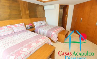 Casa en renta vacacional para 14 personas. Alberca privada y vista al mar. Incluye servicio de limpieza