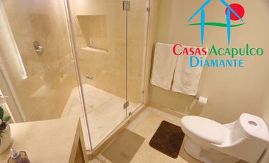 Casa en renta vacacional para 14 personas. Alberca privada y vista al mar. Incluye servicio de limpieza
