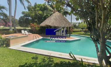 V408 Villa en Venta 2 recámaras Estilo Mexicano frente a campo de golf en Ixtapa