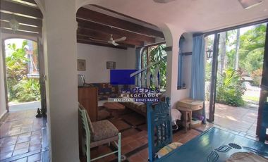 V408 Villa en Venta 2 recámaras Estilo Mexicano frente a campo de golf en Ixtapa