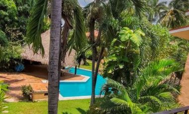 V408 Villa en Venta 2 recámaras Estilo Mexicano frente a campo de golf en Ixtapa