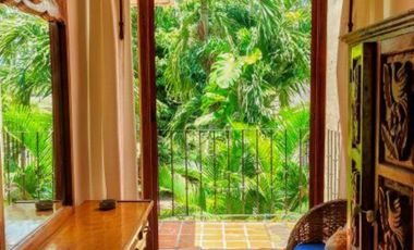 V408 Villa en Venta 2 recámaras Estilo Mexicano frente a campo de golf en Ixtapa