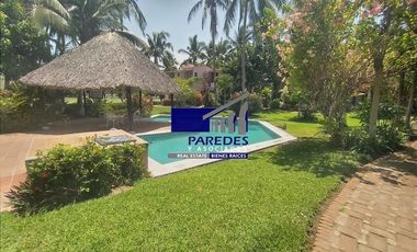 V408 Villa en Venta 2 recámaras Estilo Mexicano frente a campo de golf en Ixtapa