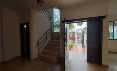 Via La Costa, Vendo/alquilo Casa 3 Dorm. en Urbanizacion Privada