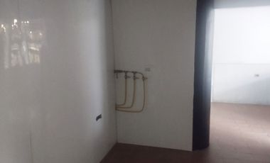 DF8A9 Local en arriendo en el sector Loma de los Benedictinos