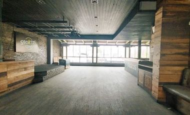 Oportunidad!!! Amplio Local Completamente Renovado