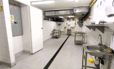 Oportunidad!!! Amplio Local Completamente Renovado