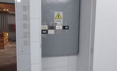 Oportunidad!!! Amplio Local Completamente Renovado