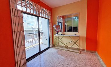 Venta de Casa Rentera, sector Centro Sur, García Goyena entre Villavicencio y Hernando de Zaera, cerca a Centro Cívico.