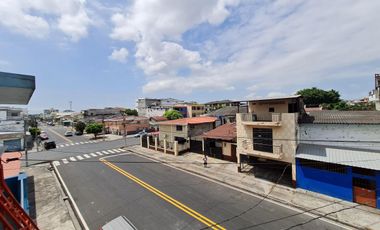 Venta de Casa Rentera, sector Centro Sur, García Goyena entre Villavicencio y Hernando de Zaera, cerca a Centro Cívico.