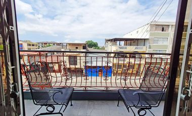 Venta de Casa Rentera, sector Centro Sur, García Goyena entre Villavicencio y Hernando de Zaera, cerca a Centro Cívico.