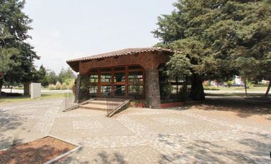 HERMOSA CASA EN PRIVADA.