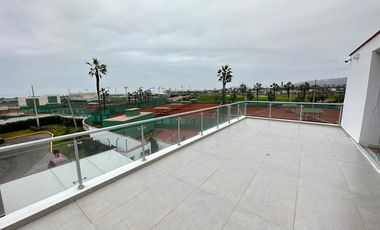 MODERNA CASA CON ACABADOS A1 Y PRECIOSA VISTA AL MAR Y AL GOLF