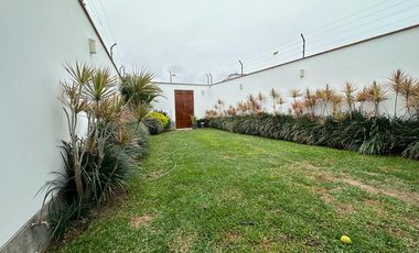 MODERNA CASA CON ACABADOS A1 Y PRECIOSA VISTA AL MAR Y AL GOLF