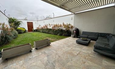 MODERNA CASA CON ACABADOS A1 Y PRECIOSA VISTA AL MAR Y AL GOLF