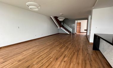 MODERNA CASA CON ACABADOS A1 Y PRECIOSA VISTA AL MAR Y AL GOLF