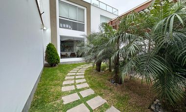 MODERNA CASA CON ACABADOS A1 Y PRECIOSA VISTA AL MAR Y AL GOLF