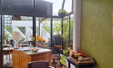 Hermosa casa en venta. Zavaleta