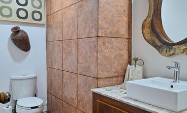Hermosa casa en venta. Zavaleta