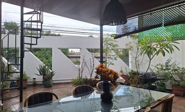 Hermosa casa en venta. Zavaleta