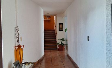Hermosa casa en venta. Zavaleta