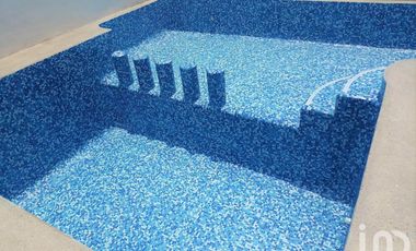 $2,500,000 Una Casa con Jardín, Roof Garden, Alberca, 3 Recámaras en Jiutepec Morelos