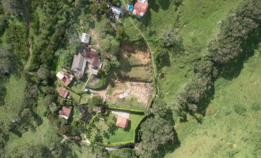 VENDO TERRENO PLANITO EN UNIDAD CERRADA EN BARBOSA ANTIOQUIA.