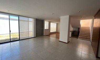 RENTA DE CASA EN FRACCIONAMIENTO BALVANERA GOLF POLO & COUNTRY CLUB  QUERÉTARO