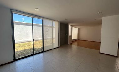 RENTA DE CASA EN FRACCIONAMIENTO BALVANERA GOLF POLO & COUNTRY CLUB  QUERÉTARO