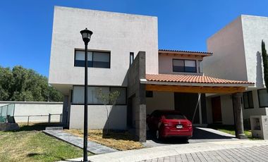 RENTA DE CASA EN FRACCIONAMIENTO BALVANERA GOLF POLO & COUNTRY CLUB  QUERÉTARO