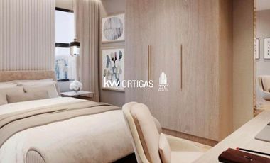 Pre-Selling in New Manila Townhouse