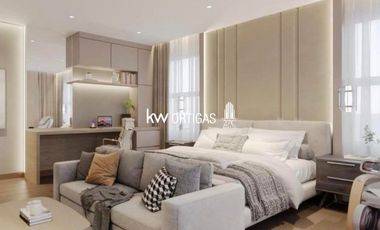 Pre-Selling in New Manila Townhouse