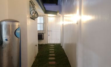 HOUSE FOR SALE IN BACOLOD CITY: Lovely white house in the heart of the city, ideal for professionals, young couples or retirees