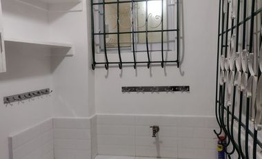 HOUSE FOR SALE IN BACOLOD CITY: Lovely white house in the heart of the city, ideal for professionals, young couples or retirees