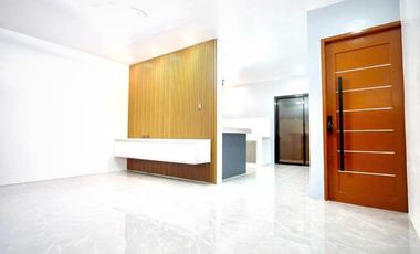 Premium Modern House  with Lakeview & Swimming Pool