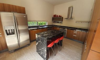 CASA AMUEBLADA EN RENTA EN LA HERRADURA EN MONTERREY NUEVO LEON