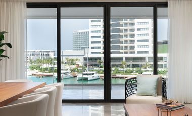 Penthouse en Venta de 3 habitaciones en Puerto Cancun con vista al mar y acceso a la marina y club de Playa