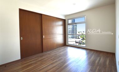 Puerta de Hierro Attala Tower Living English Spoken