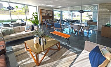 Puerta de Hierro Attala Tower Living English Spoken